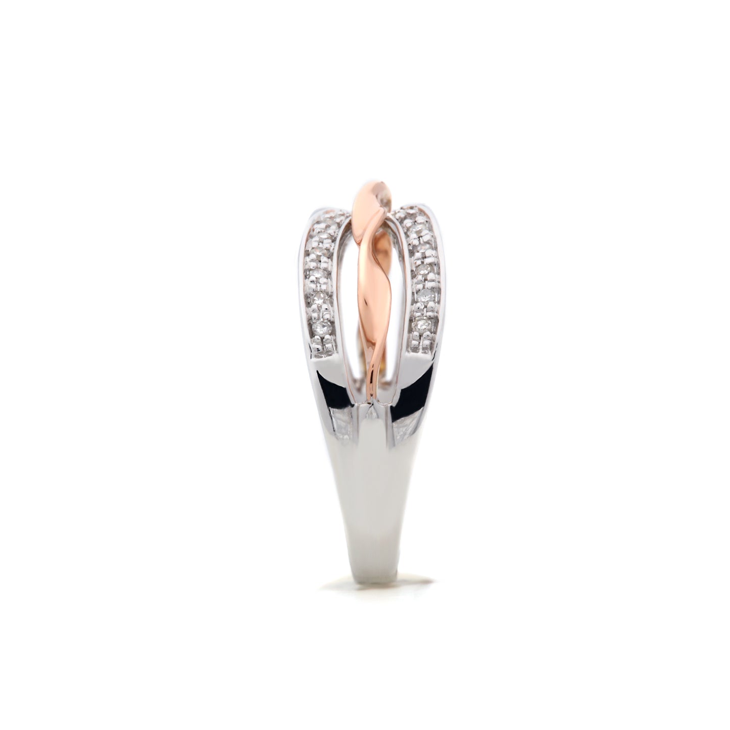 Two_tone diamond ring